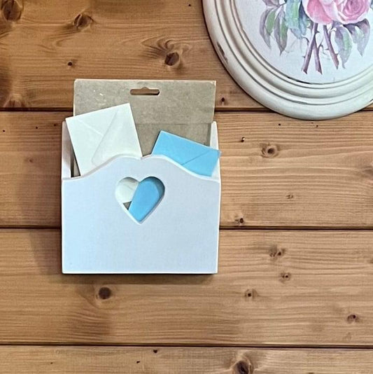 Porta Posta Artigianale in Legno con Cuore – Singolo o Doppio
