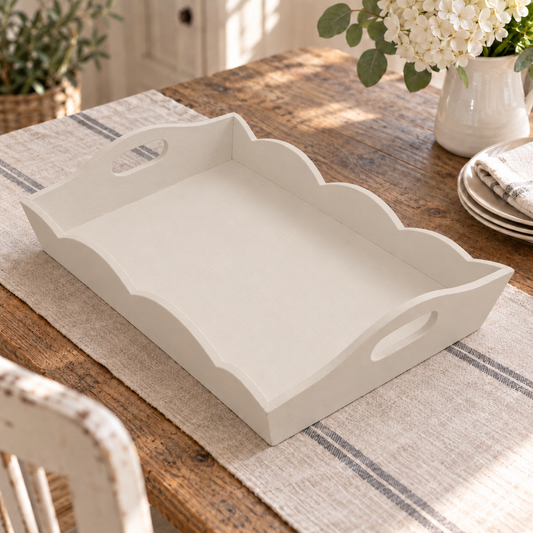 Vassoio in legno Cashmere con maniglia classica ambientato