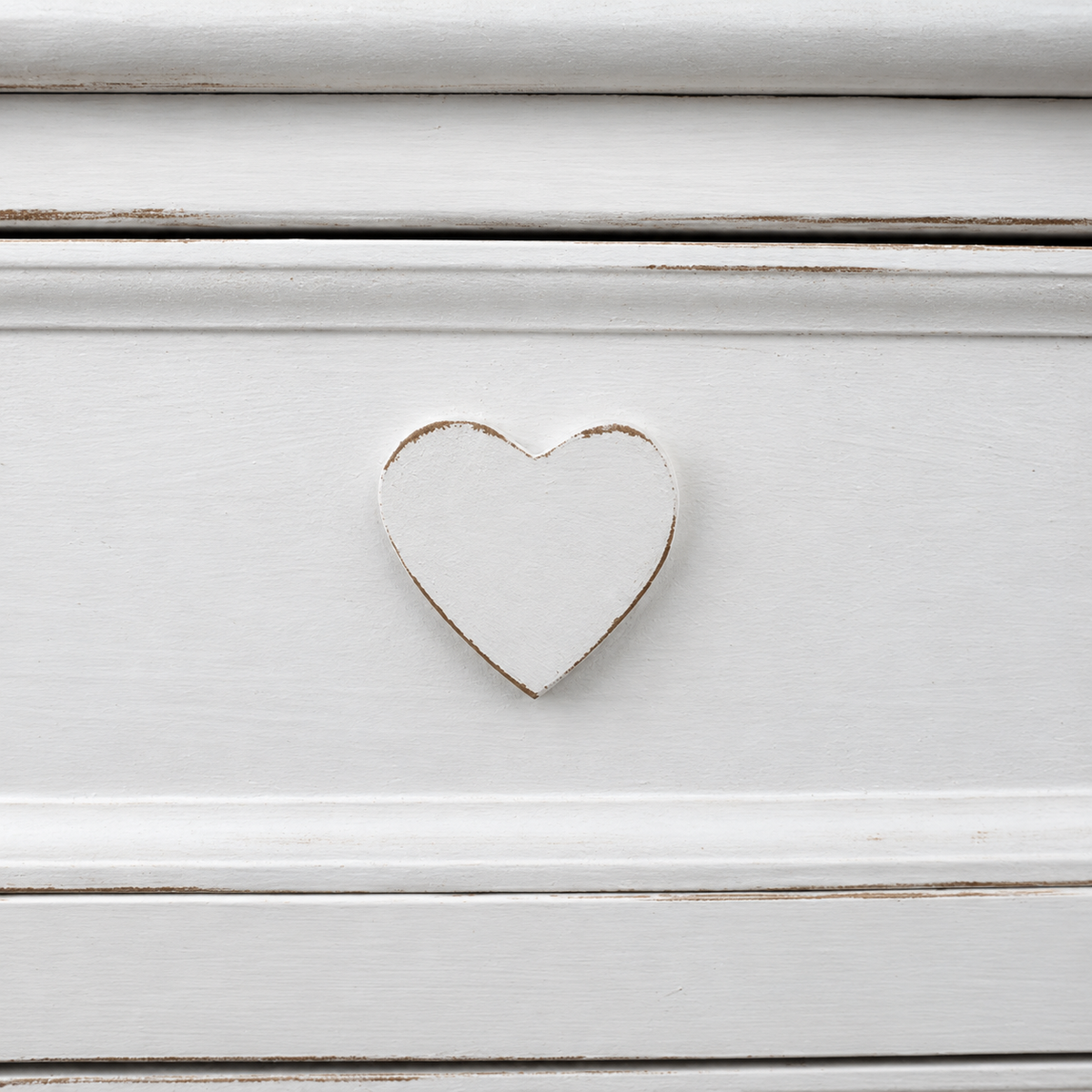 Cassettiera artigianale shabby chic bianco - dettaglio cuore