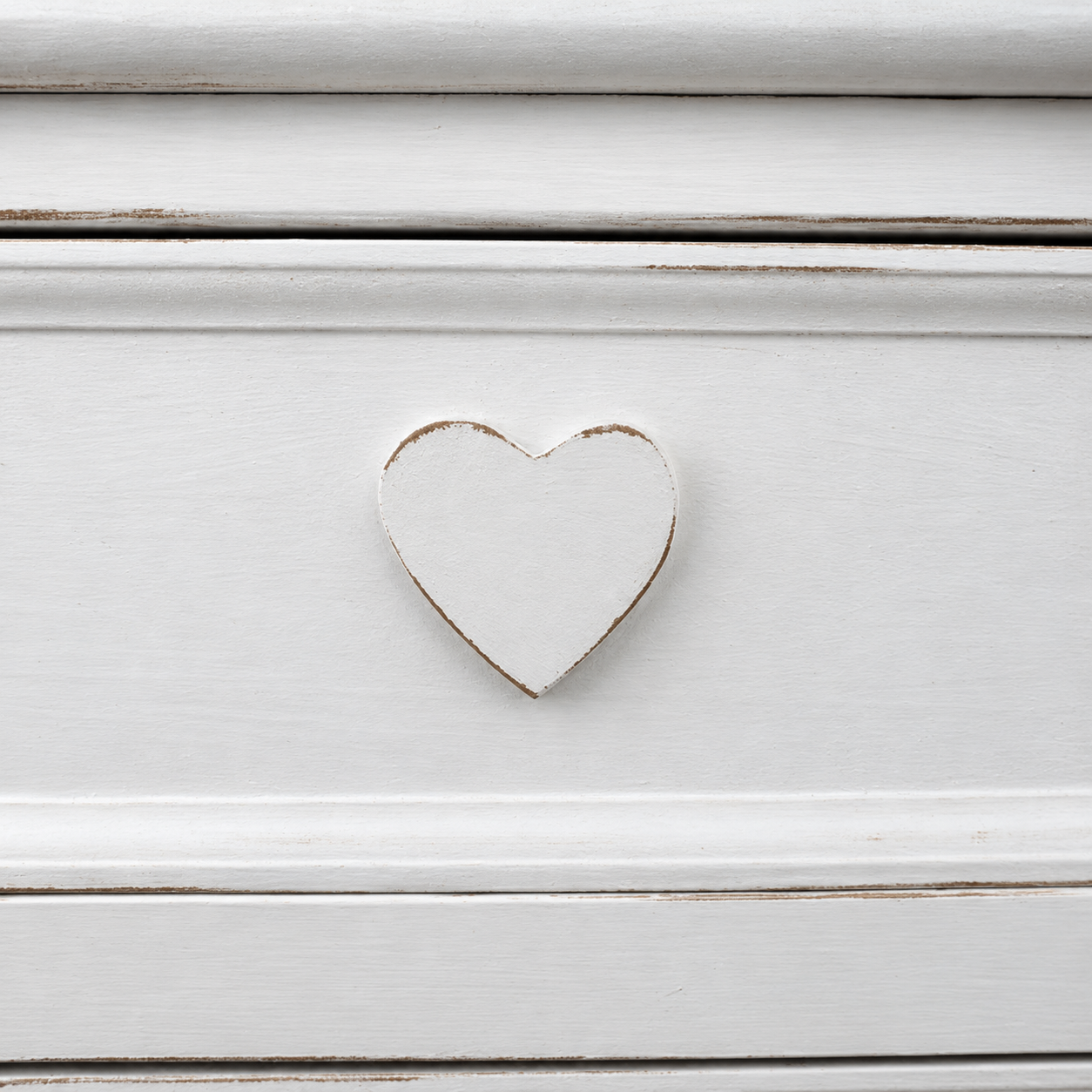Cassettiera artigianale shabby chic bianco - dettaglio cuore