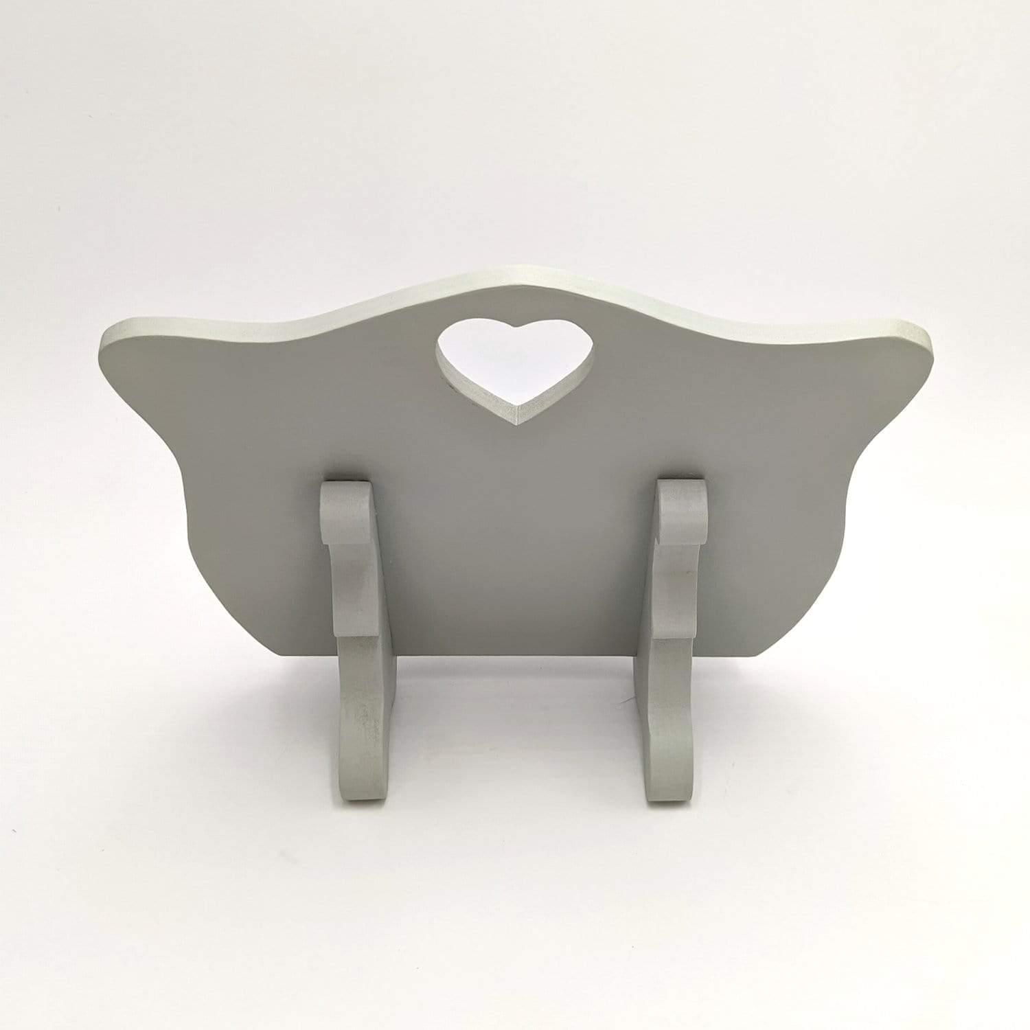 Leggio da cucina artigianale in legno con cuore intarsiato