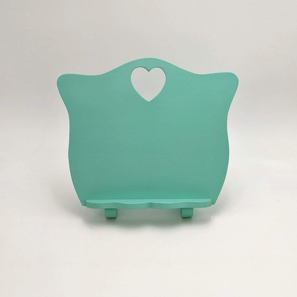 Leggio da cucina artigianale in legno con cuore intarsiato