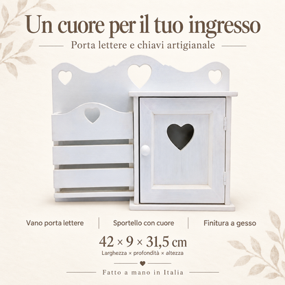Porta lettere e chiavi Cuore: vano lettere, sportello e finitura a gesso; misure 42 x 9 x 31,5 cm