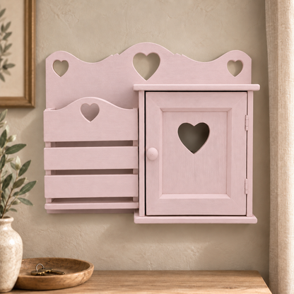 Porta lettere e chiavi artigianale Cuore Rosa Antico, ambientato all’ingresso