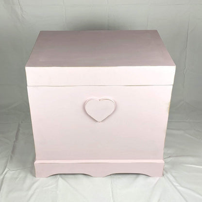 Baule Shabby artigianale con cuore in rilievo